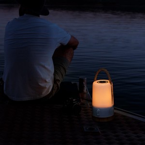 Кампување Пренослив фенер на полнење Надворешен водоотпорен фенер RGB атмосферско светло со Bluetooth звучник
