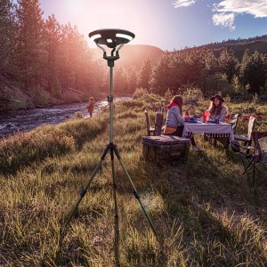 Iftiinka Camping LED-ka ee Qorraxda Dib-u-Celinkaraan leh oo leh Afhayeenka Bluetooth